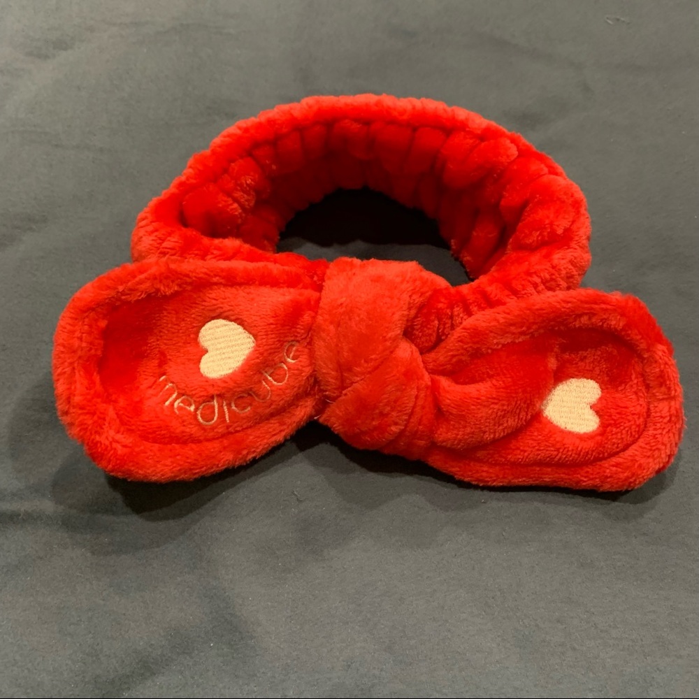 Brand new Medicube plush elastic headband.